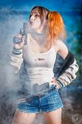 Harley Quinn with guns