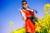 fetisch-heidi-french_maid_outdoor_servic_-12