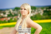 the-blond-kolibri-outdoor-6