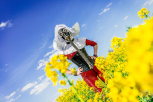 The Red Nun - A gasmasked trip into a colorfull canola field